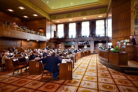 Picture of picture of a legislative session